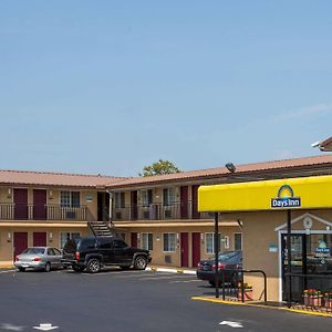 Days Inn By Wyndham Portland Central